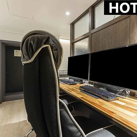 Hotel A